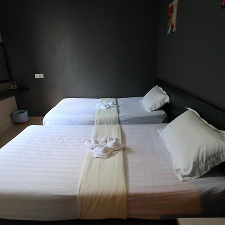 Mandarin Hotel Kuching Ngoại thất bức ảnh