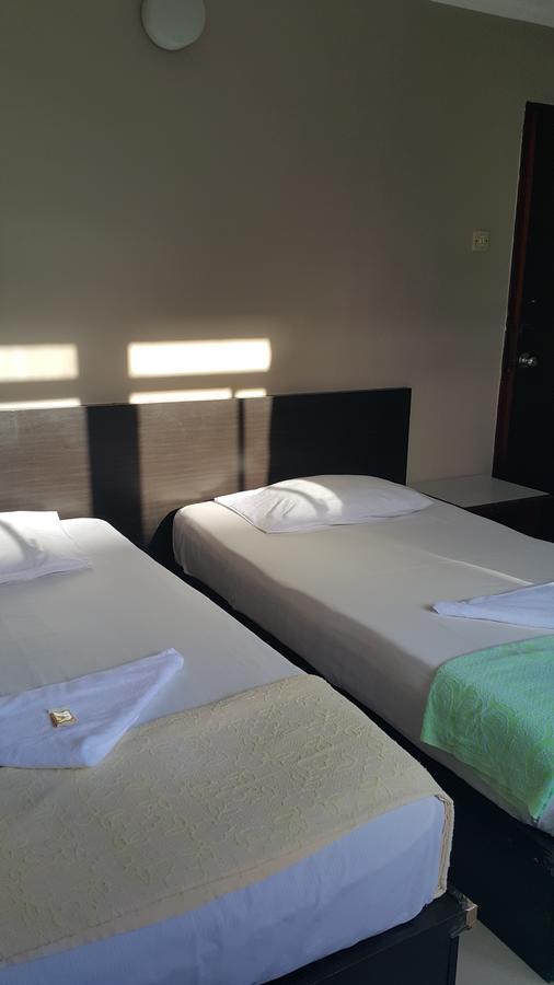 Mandarin Hotel Kuching Ngoại thất bức ảnh