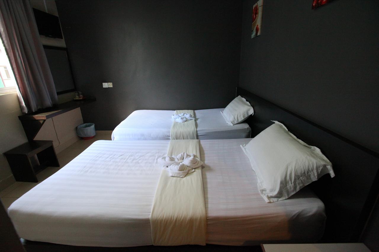 Mandarin Hotel Kuching Ngoại thất bức ảnh