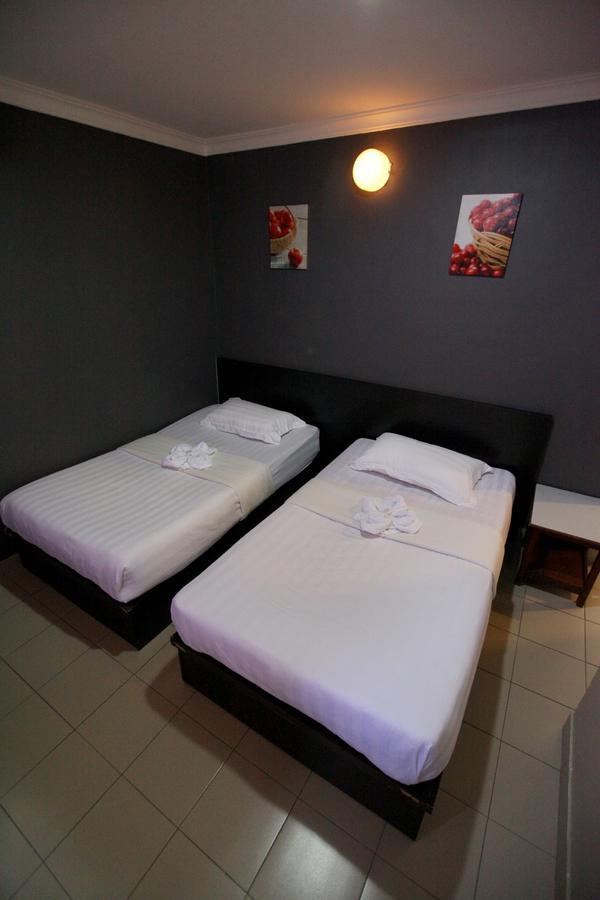 Mandarin Hotel Kuching Ngoại thất bức ảnh