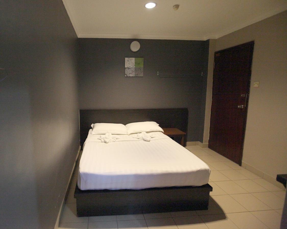 Mandarin Hotel Kuching Ngoại thất bức ảnh